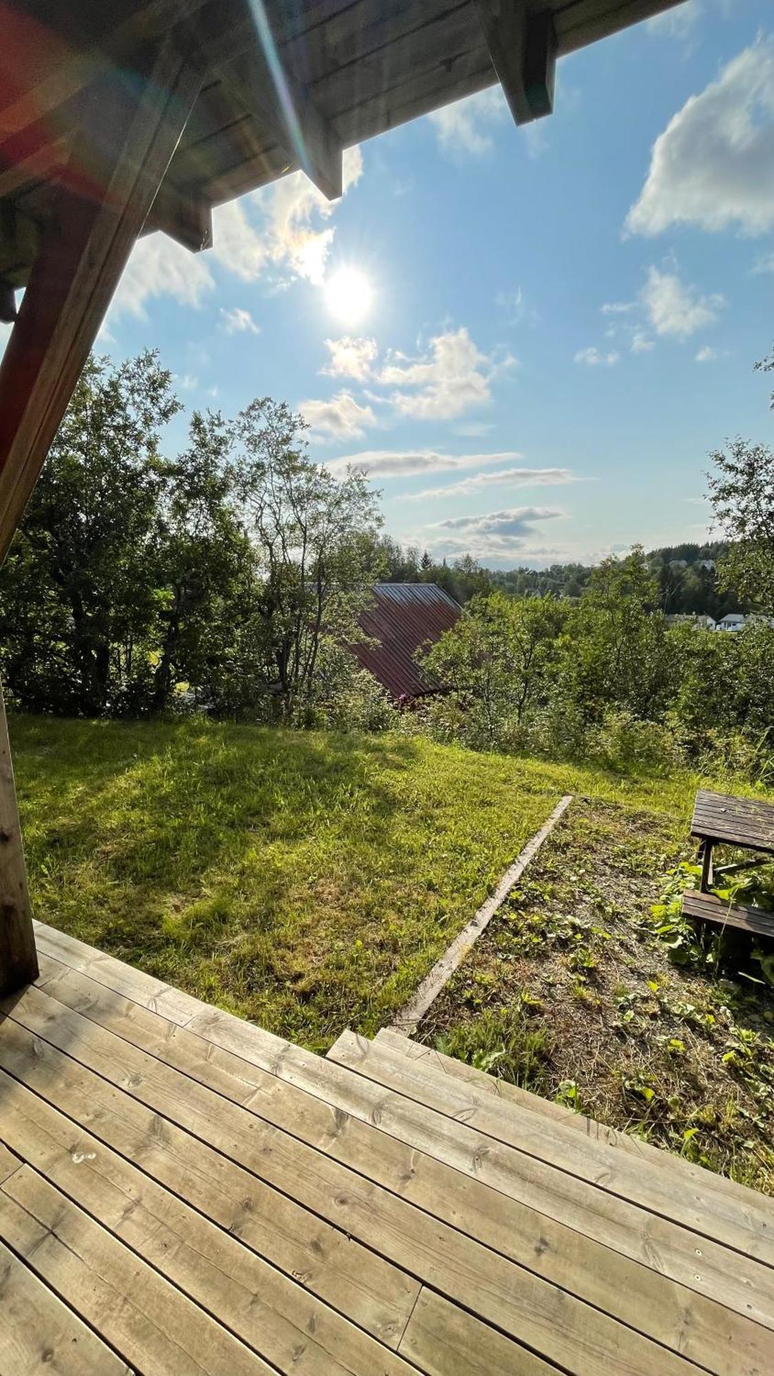 Sentral Og Romslig Leilighet Naert Senja Finnsnes Exterior foto